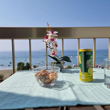 Super Modern Beachfront 1 Bedroom - Sleeps 4 Limassol Zewnętrze zdjęcie