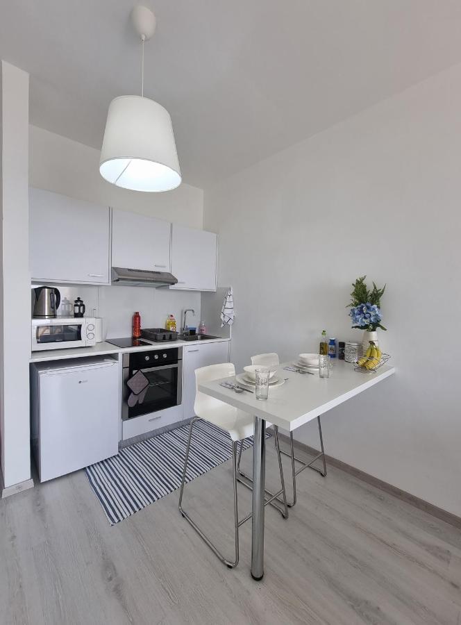 Super Modern Beachfront 1 Bedroom - Sleeps 4 Limassol Zewnętrze zdjęcie