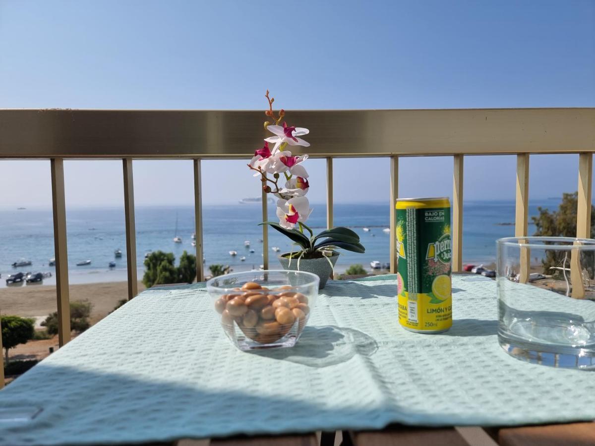 Super Modern Beachfront 1 Bedroom - Sleeps 4 Limassol Zewnętrze zdjęcie