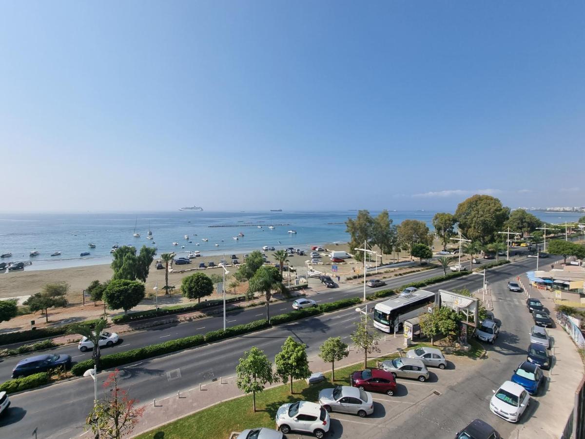 Super Modern Beachfront 1 Bedroom - Sleeps 4 Limassol Zewnętrze zdjęcie