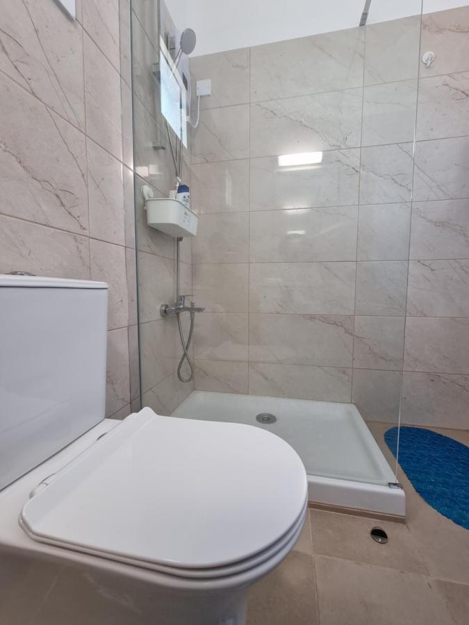 Super Modern Beachfront 1 Bedroom - Sleeps 4 Limassol Zewnętrze zdjęcie
